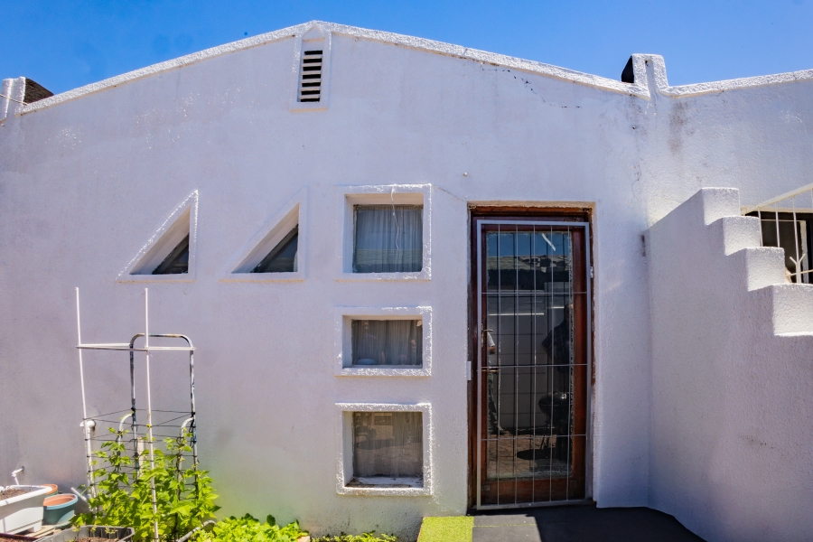7 Bedroom Property for Sale in Protea Heights Western Cape
